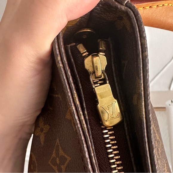 Louis Vuitton LV Shoulder Bag Looping GM Brown Monogram - Picture 10 of 13